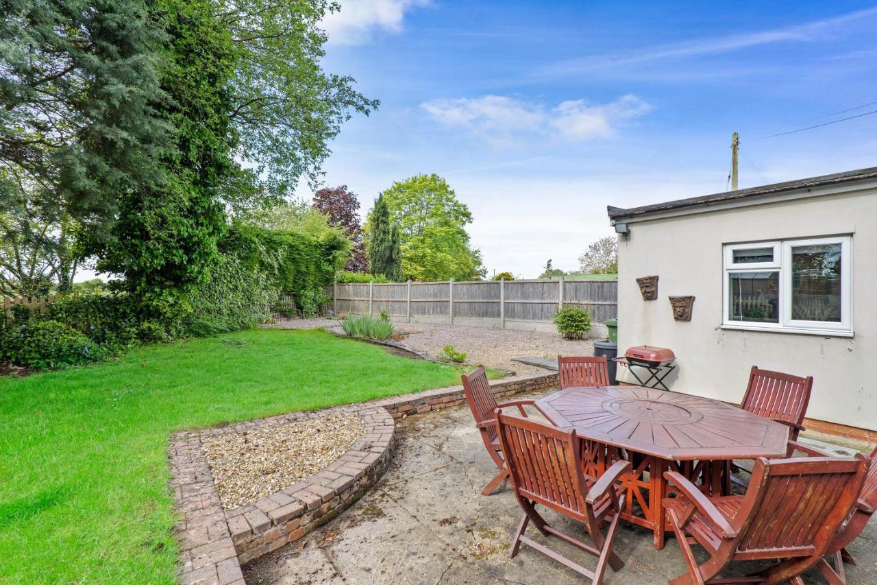 Wheelbarrow Cottage Bengeworth Экстерьер фото