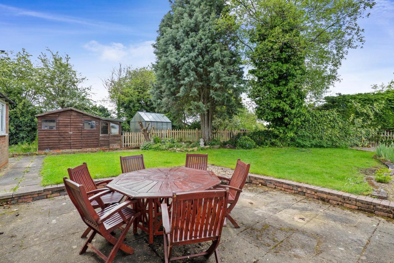 Wheelbarrow Cottage Bengeworth Экстерьер фото