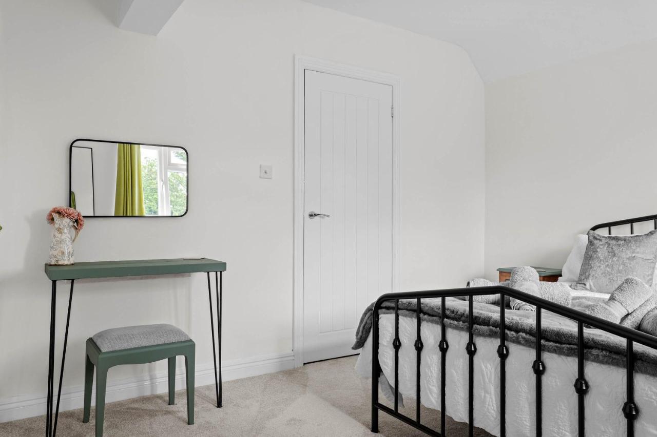Wheelbarrow Cottage Bengeworth Экстерьер фото