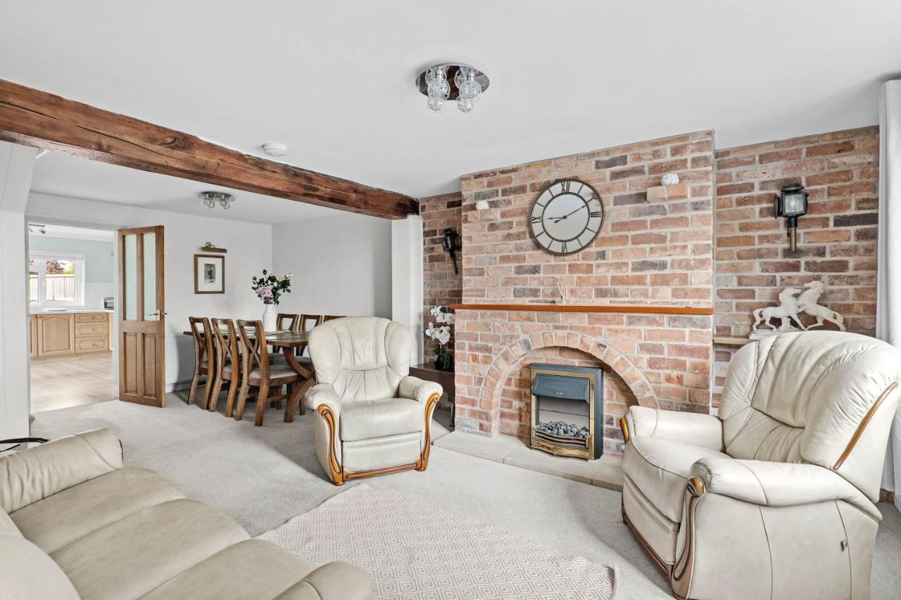 Wheelbarrow Cottage Bengeworth Экстерьер фото