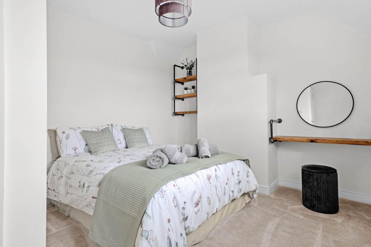 Wheelbarrow Cottage Bengeworth Экстерьер фото