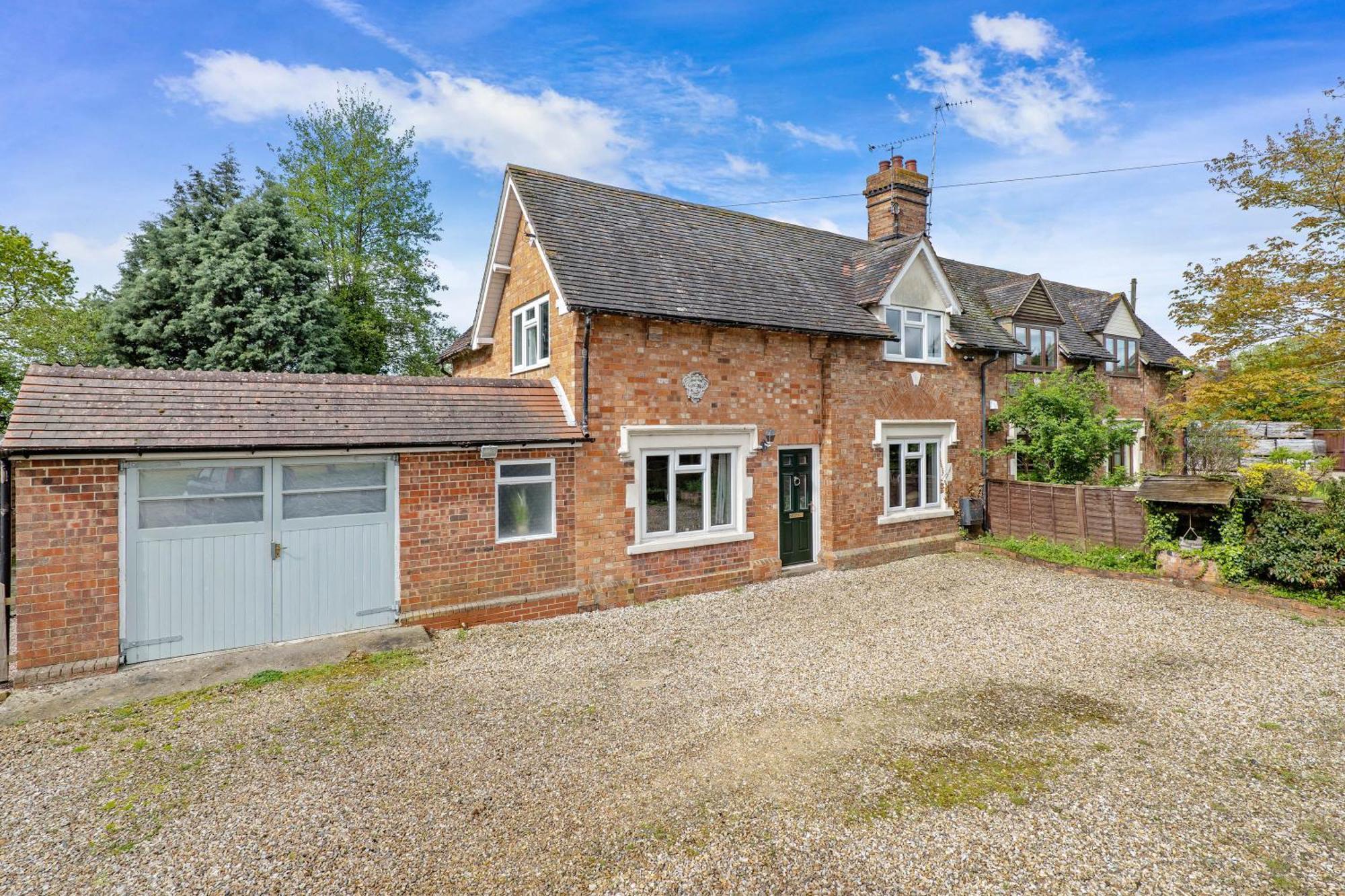 Wheelbarrow Cottage Bengeworth Номер фото